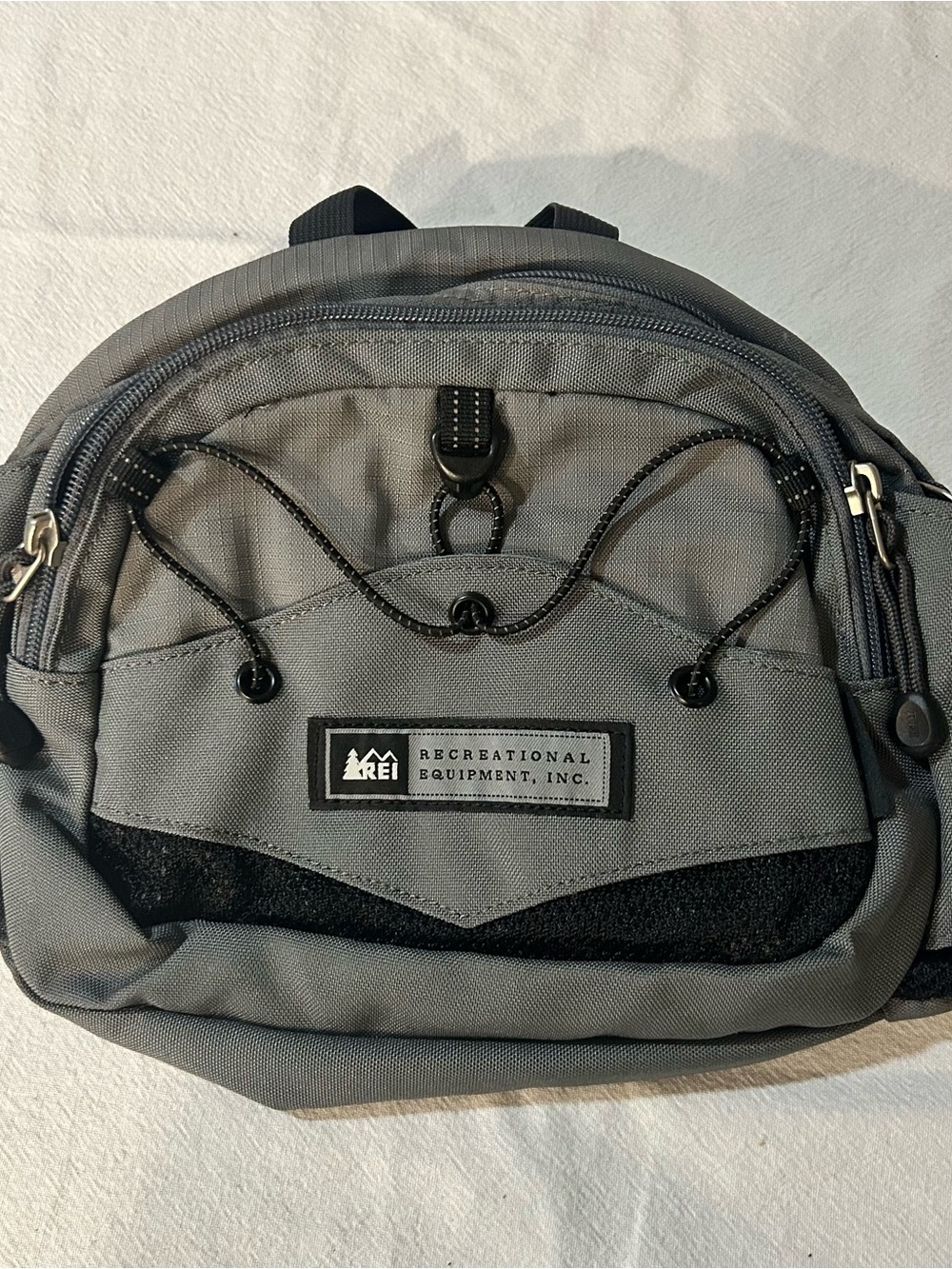 REI Gray Men’s Waist/Belt Pack with Black Accent